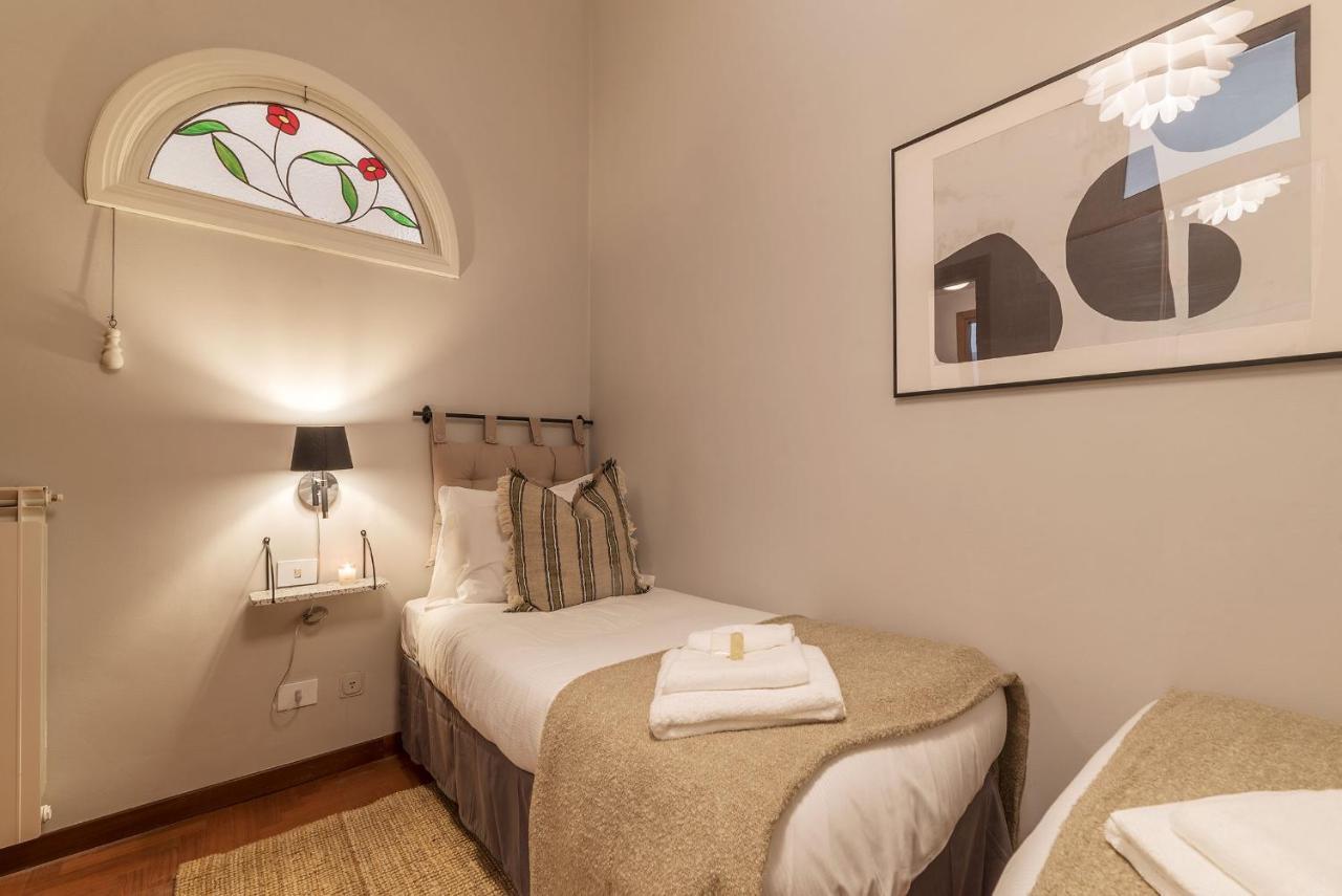 Lively Roma Trastevere Renovated Apartment - FromhometoРим Екстер'єр фото