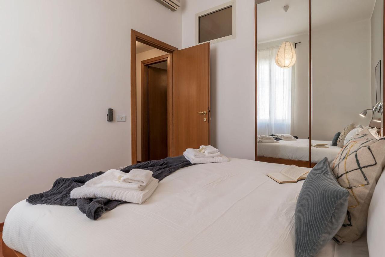 Lively Roma Trastevere Renovated Apartment - FromhometoРим Екстер'єр фото