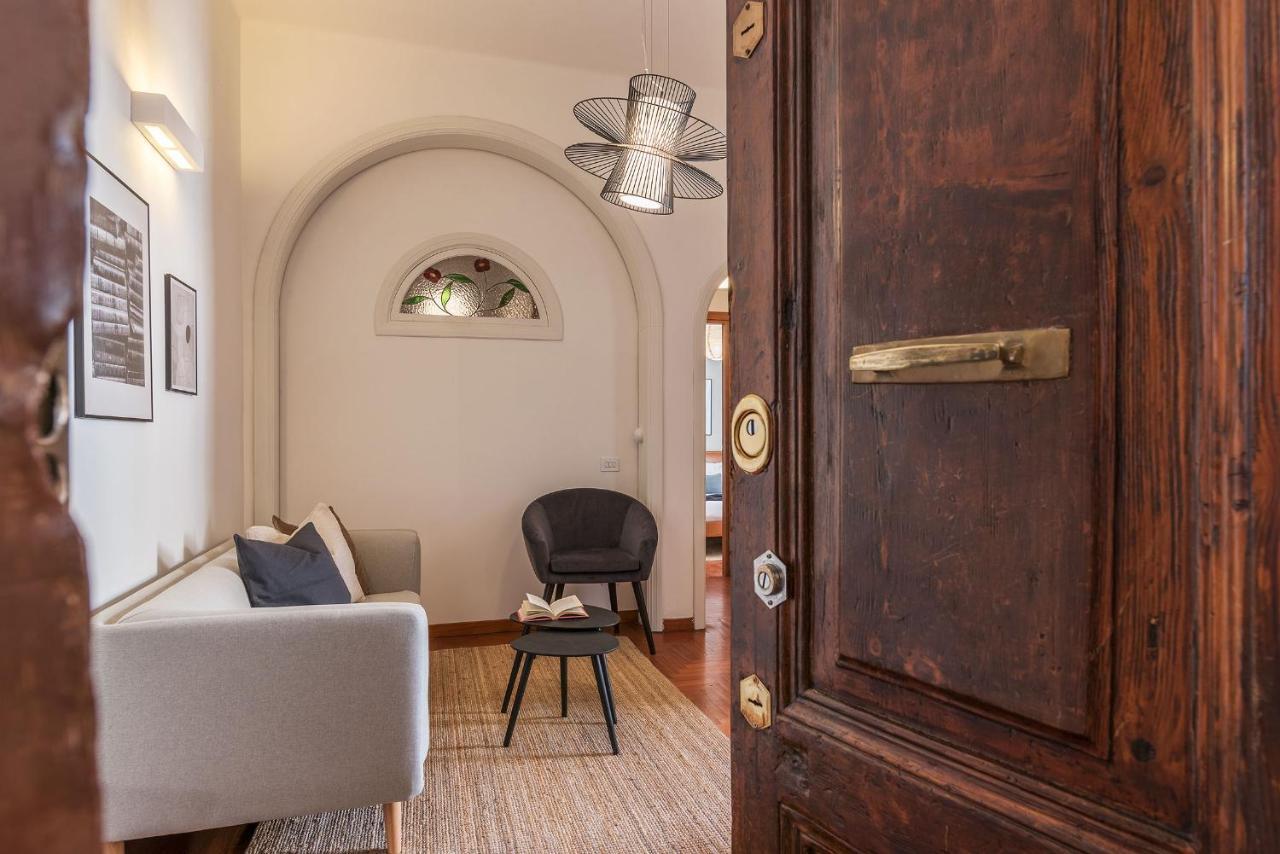 Lively Roma Trastevere Renovated Apartment - FromhometoРим Екстер'єр фото